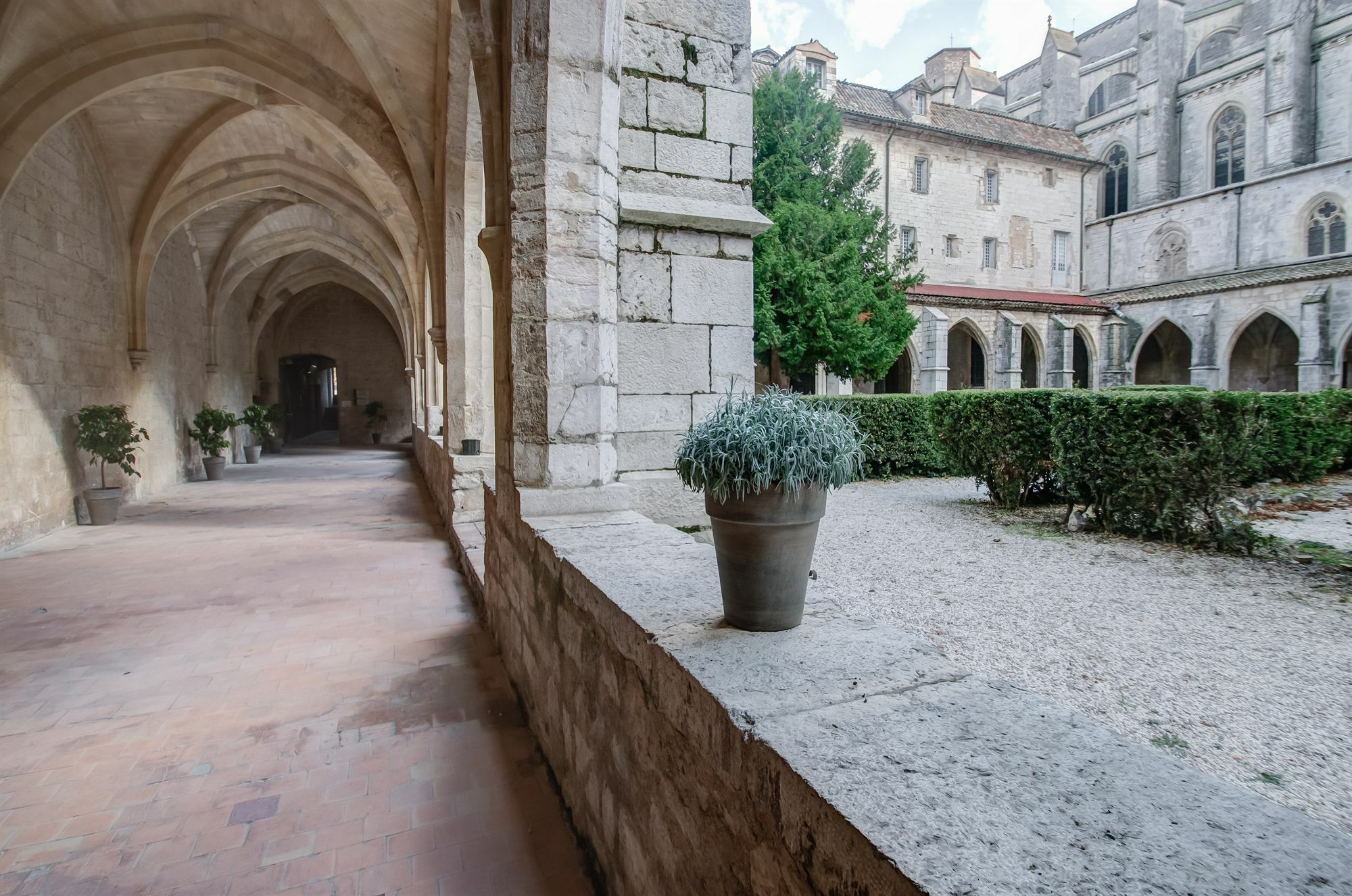 Hotel Le Couvent Royal Saint-Maximin-la-Sainte-Baume Exterior photo